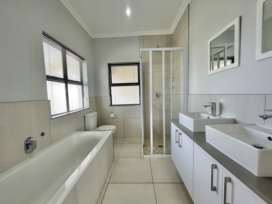 3 Bedroom Property for Sale in Marina Martinique Eastern Cape